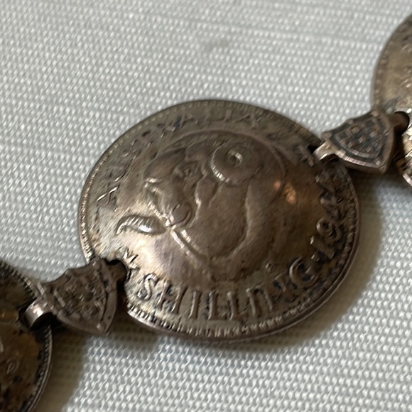 VTG WW2 early 1940’s Australian silver coin bracelet part domed - Picture 6 of 11